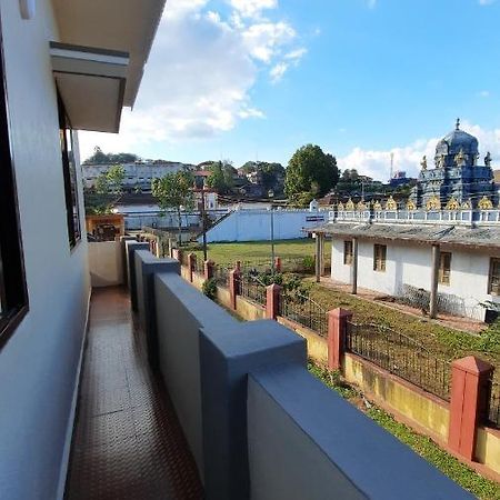 Varam Homestay Madikeri Zewnętrze zdjęcie