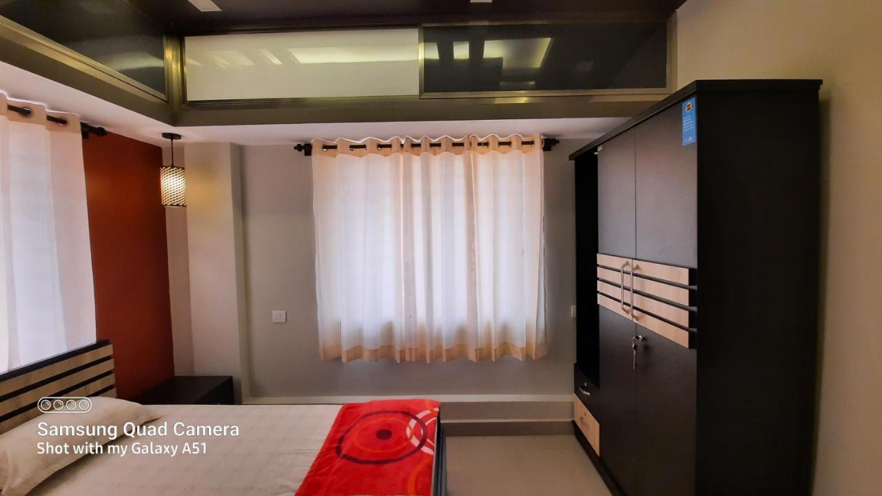 Varam Homestay Madikeri Zewnętrze zdjęcie