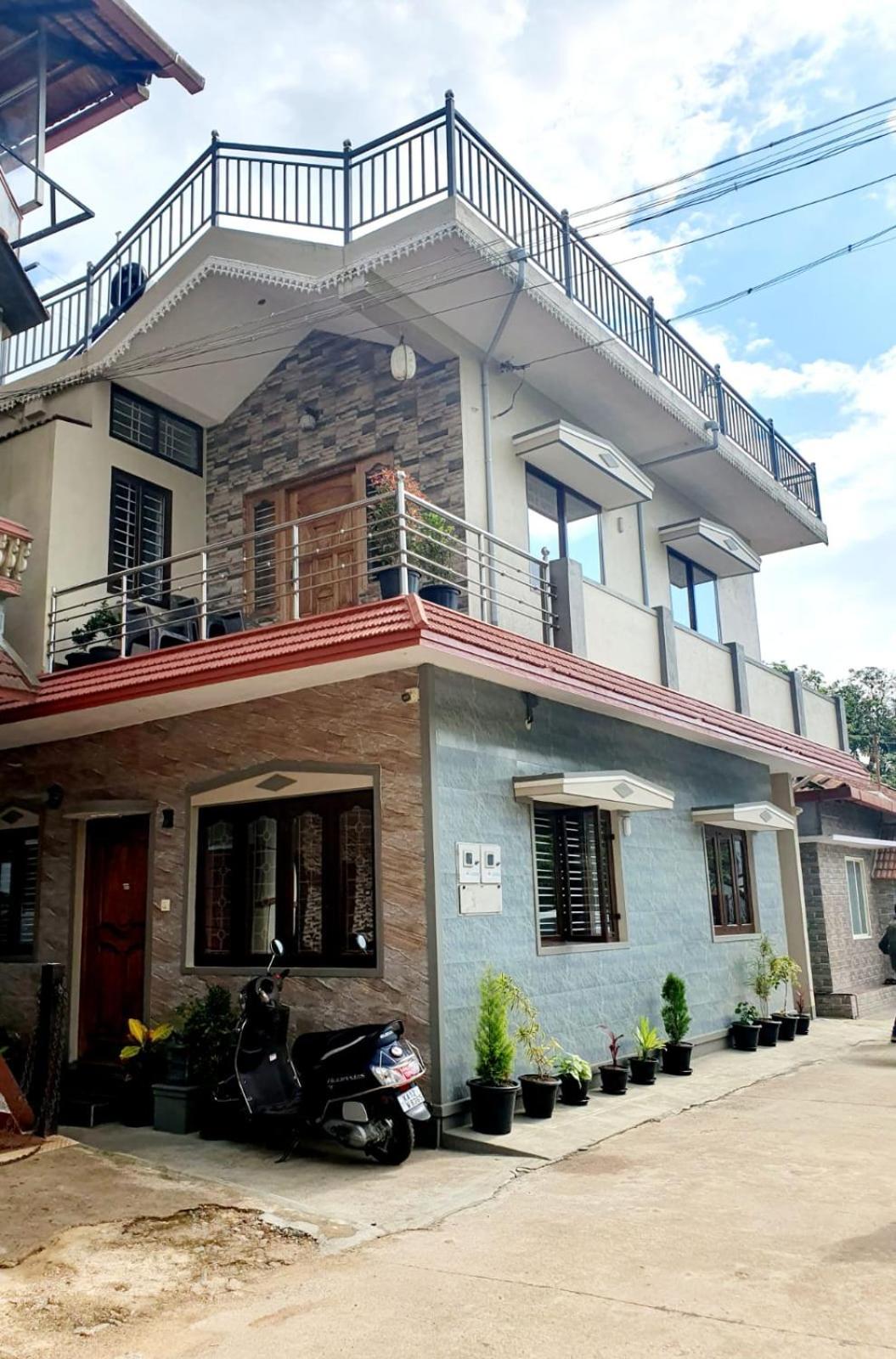 Varam Homestay Madikeri Zewnętrze zdjęcie